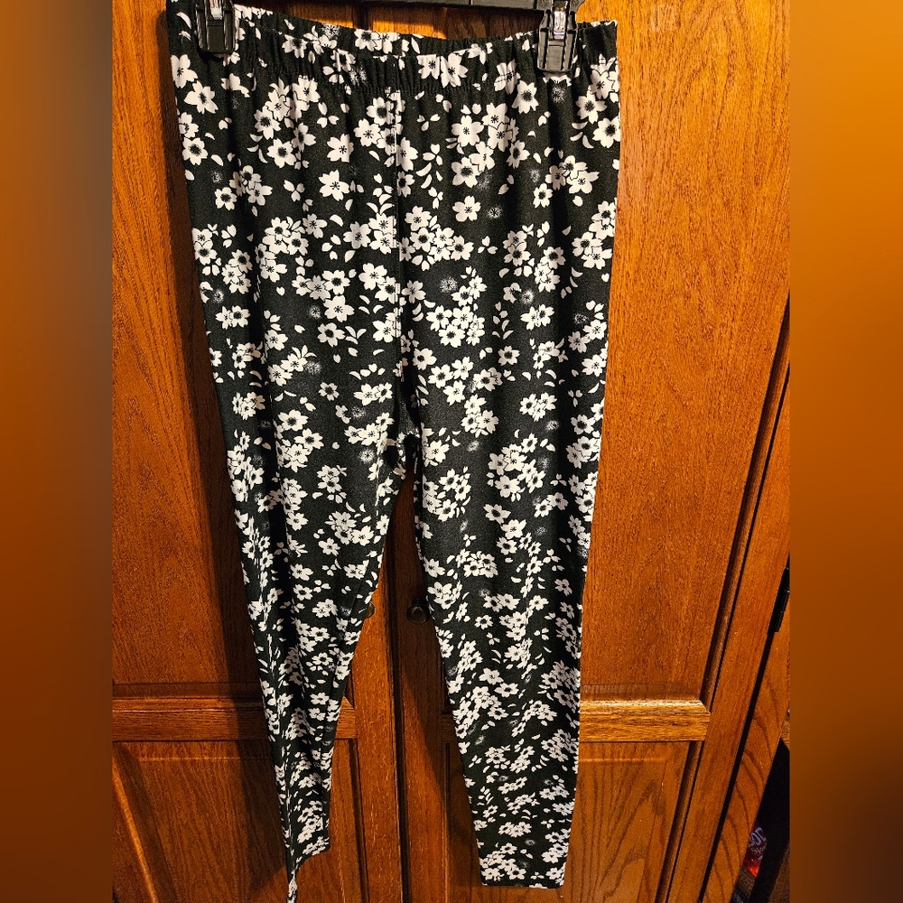 Floral Black and White Leggings